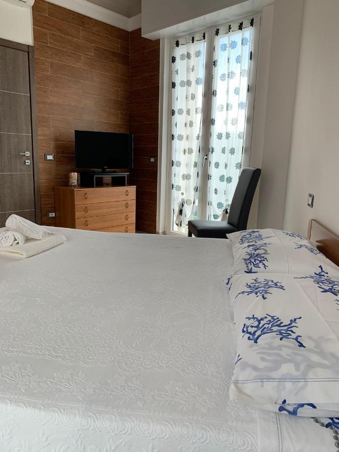 شقة Terrazza Sul Mare In Via Devoto كيافاري المظهر الخارجي الصورة