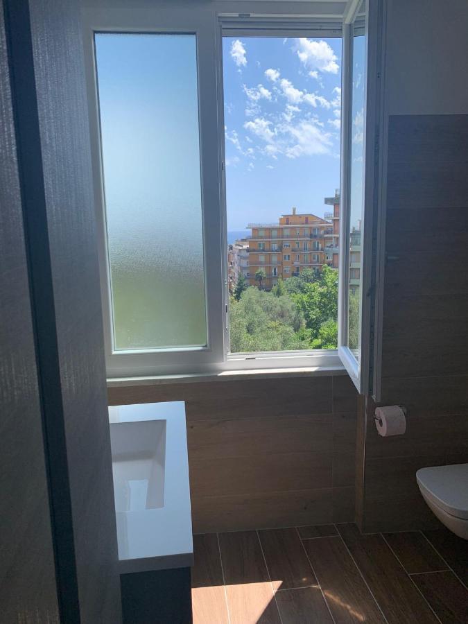 شقة Terrazza Sul Mare In Via Devoto كيافاري المظهر الخارجي الصورة