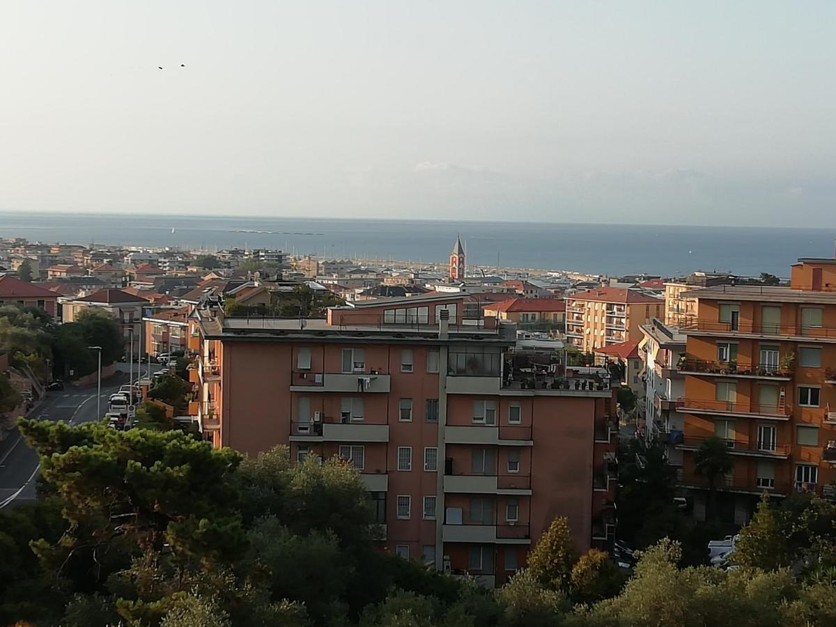 شقة Terrazza Sul Mare In Via Devoto كيافاري المظهر الخارجي الصورة