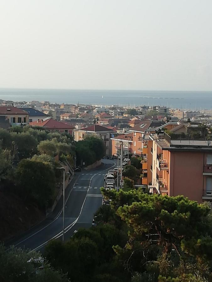 شقة Terrazza Sul Mare In Via Devoto كيافاري المظهر الخارجي الصورة